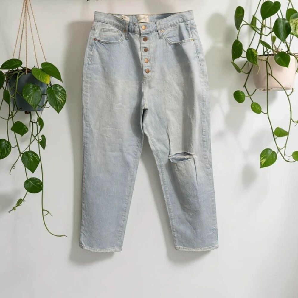 Universal Thread Vintage Straight Jeans 14R Light Wash High Rise Button Fly NWT